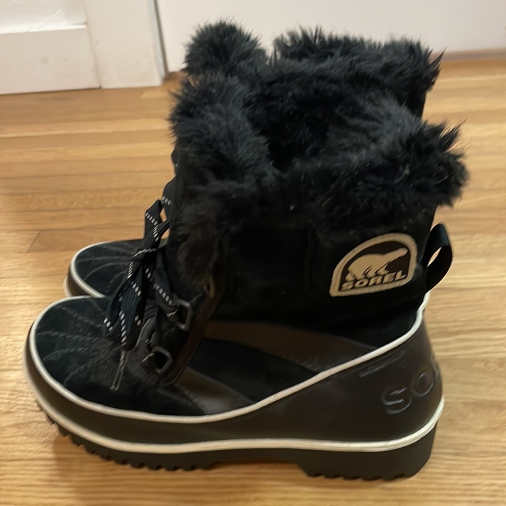 EUC Sorel black winter boot snow shoes with faux fur Size 6.5